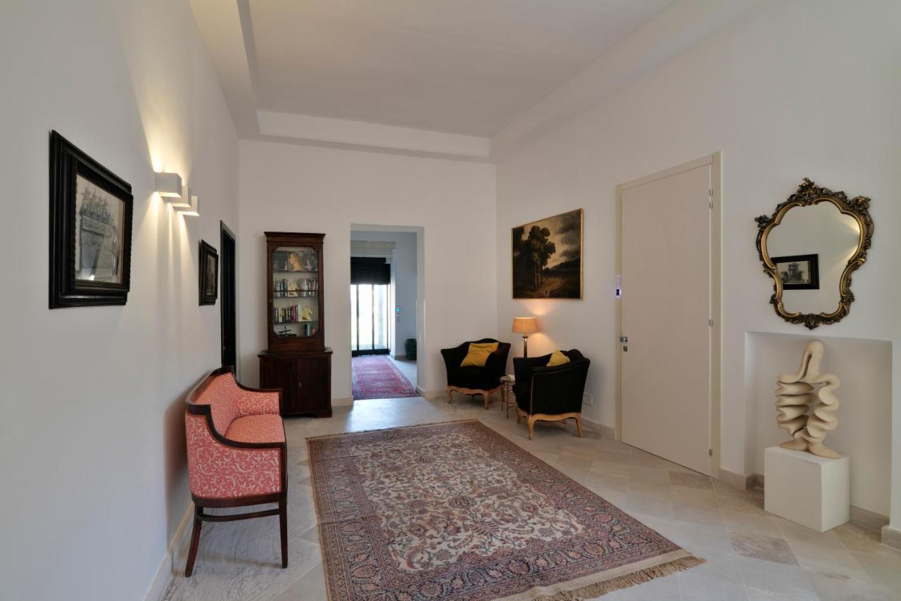 Bed and Breakfast Palazzo Rollo Лечче Екстер'єр фото