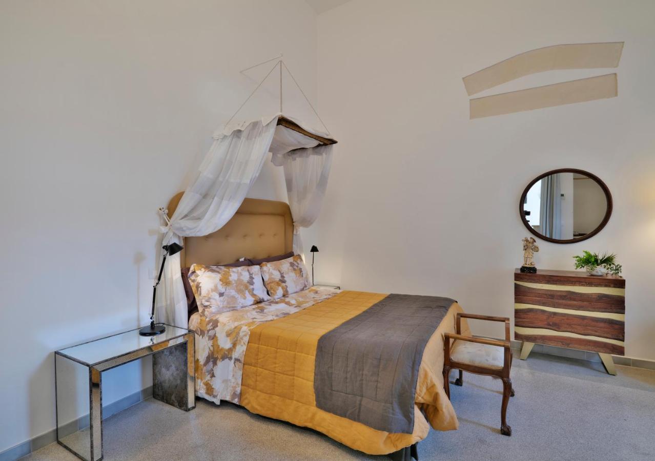 Bed and Breakfast Palazzo Rollo Лечче Екстер'єр фото