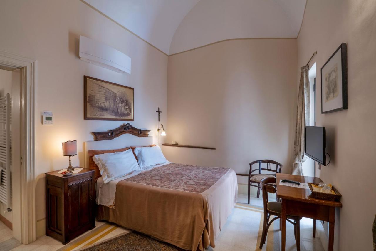 Bed and Breakfast Palazzo Rollo Лечче Екстер'єр фото
