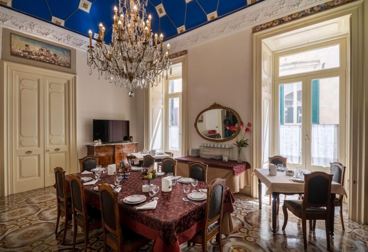 Bed and Breakfast Palazzo Rollo Лечче Екстер'єр фото