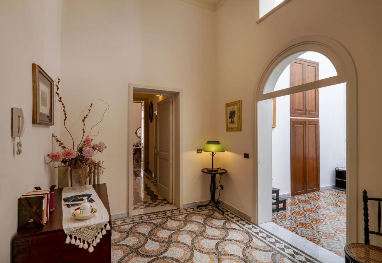 Bed and Breakfast Palazzo Rollo Лечче Екстер'єр фото