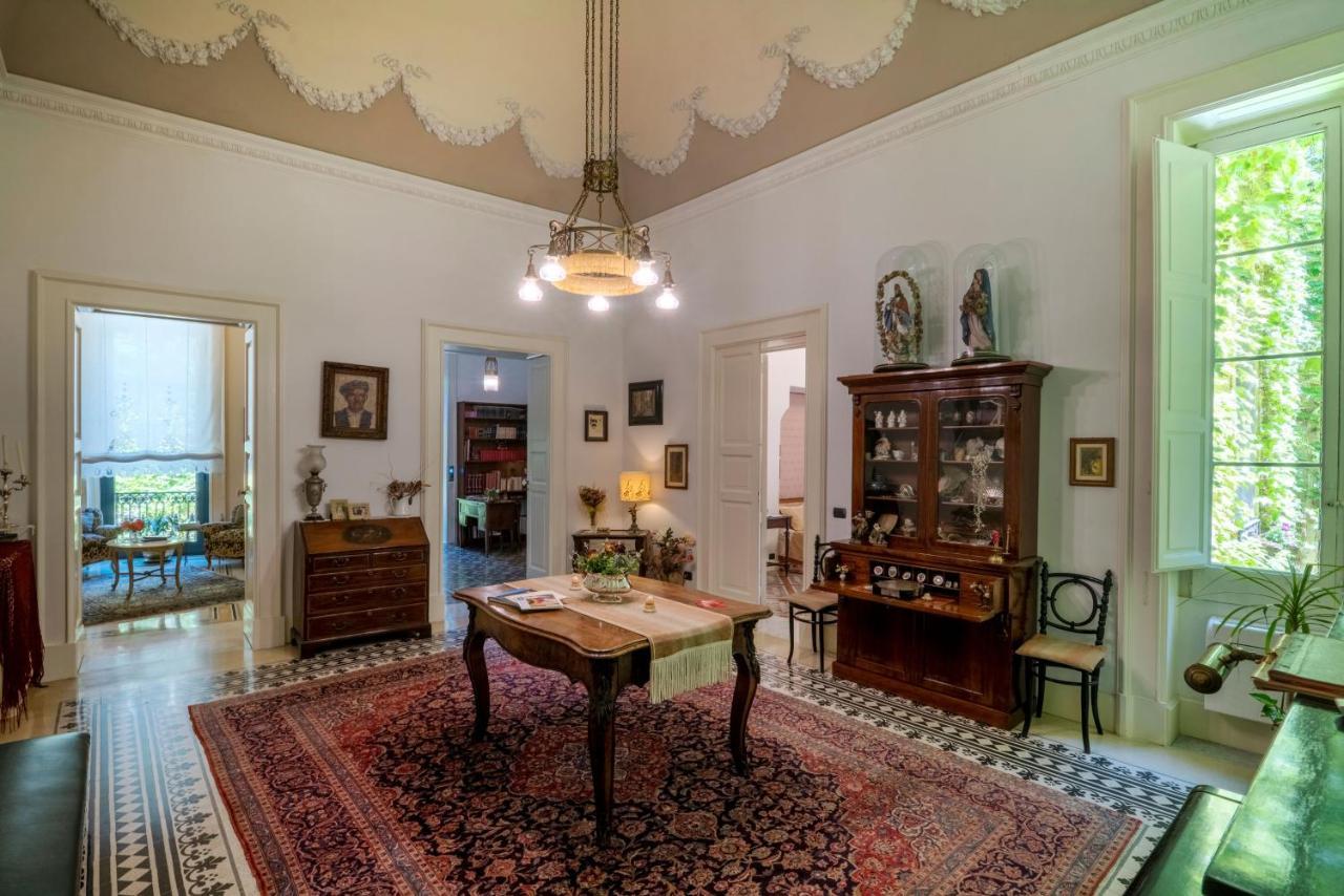 Bed and Breakfast Palazzo Rollo Лечче Екстер'єр фото