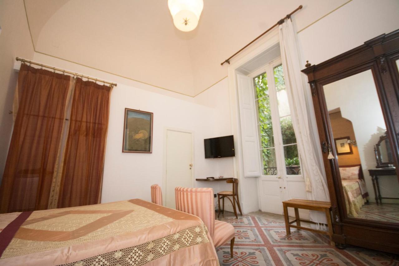 Bed and Breakfast Palazzo Rollo Лечче Екстер'єр фото